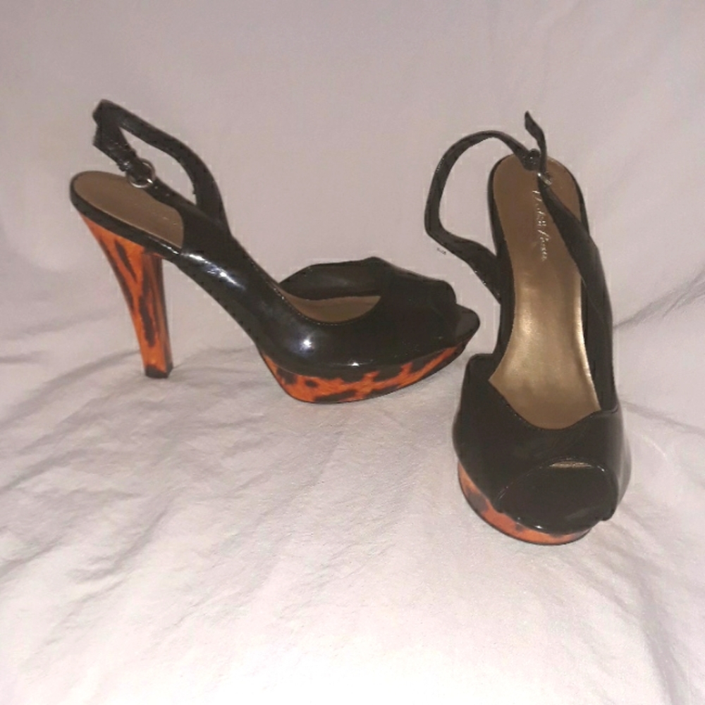 Women 10 heels Charlotte Rouse, black tiger stripe